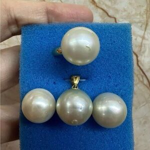14mm South Sea pearls in 14kyellow gold set